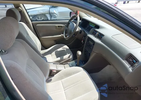 2001 Toyota Camry Le from USA, damaged, VIN 4T1BG22K91U079463